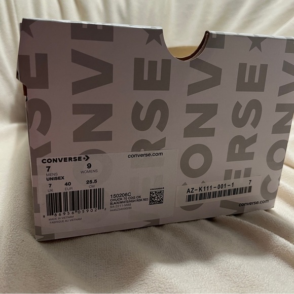 Comme Des Garcons Play Chuck 70 Low-Top Sneakers Size Womens 9 NWT - Picture 11 of 11